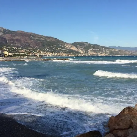 Joli Bord De Entre Menton Et Monaco *